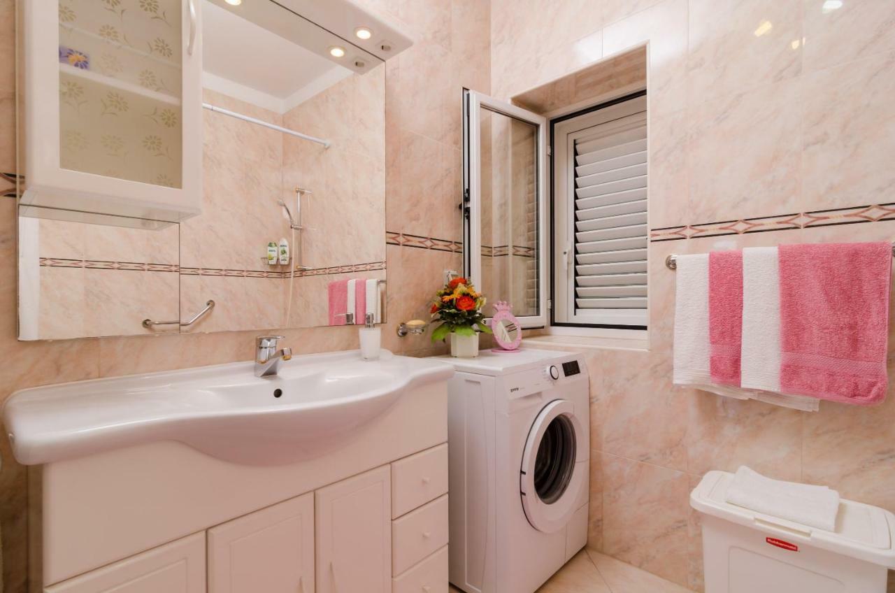 Melisa Apartment With Balcony & Free Parking Dubrovnik Exteriör bild